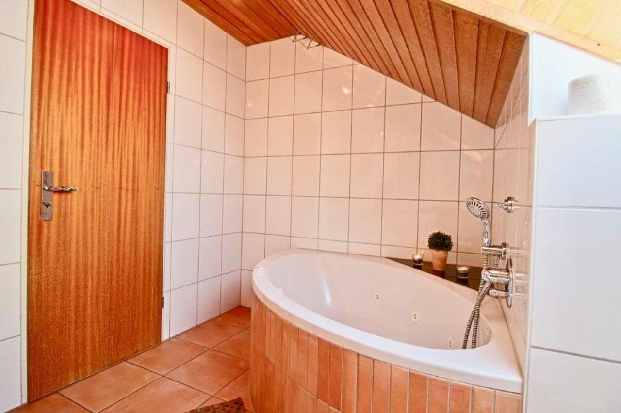 Ferienwohnung Mit Seeblick Und Dachterrasse In Ueberlingen Exterior photo